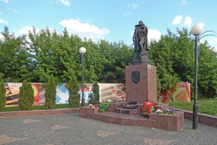 Памятник воину-освободителю.
