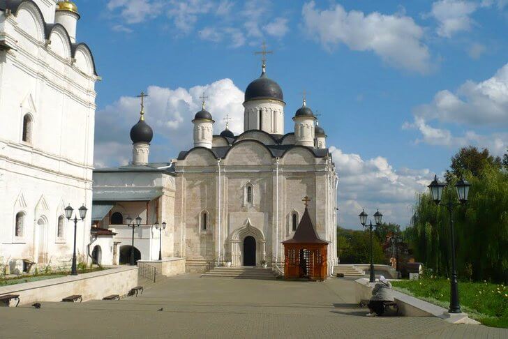 Владычный монастырь.