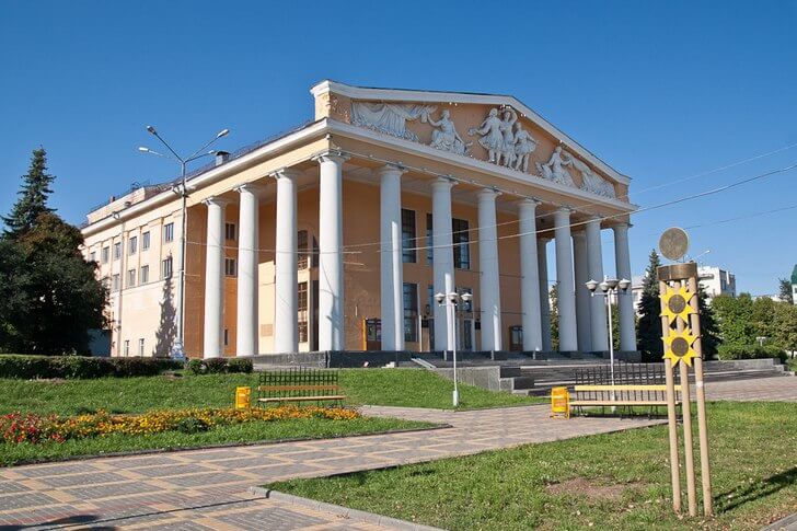 Драматический театр имени К. В. Иванова.