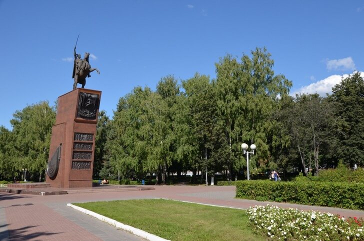 Сквер имени В. И. Чапаева.