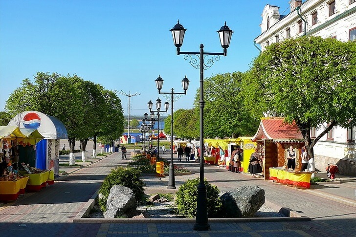 Бульвар Купца Ефремова.