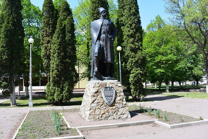 Памятник казакам - основателям Ессентуков.