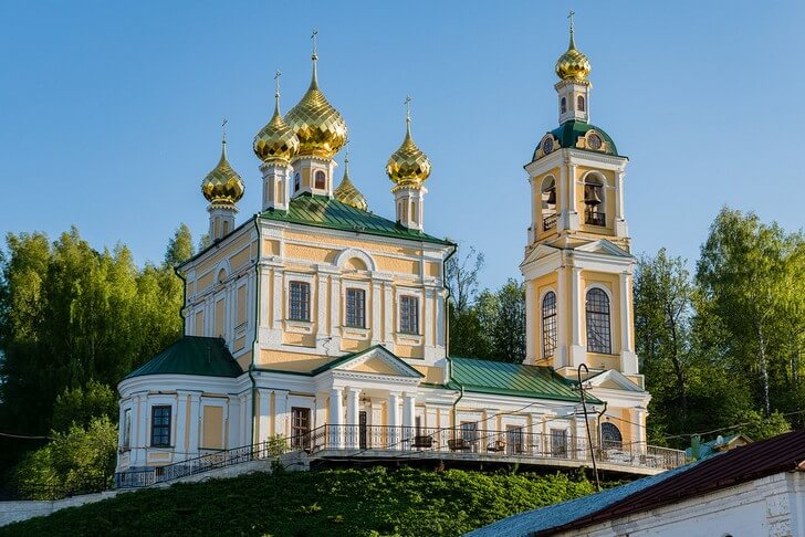 Каменная Воскресенская церковь.