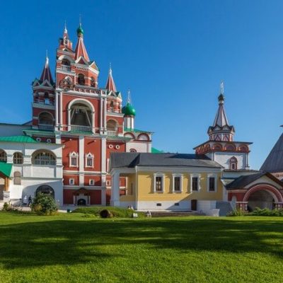 20 популярных достопримечательностей Звенигорода