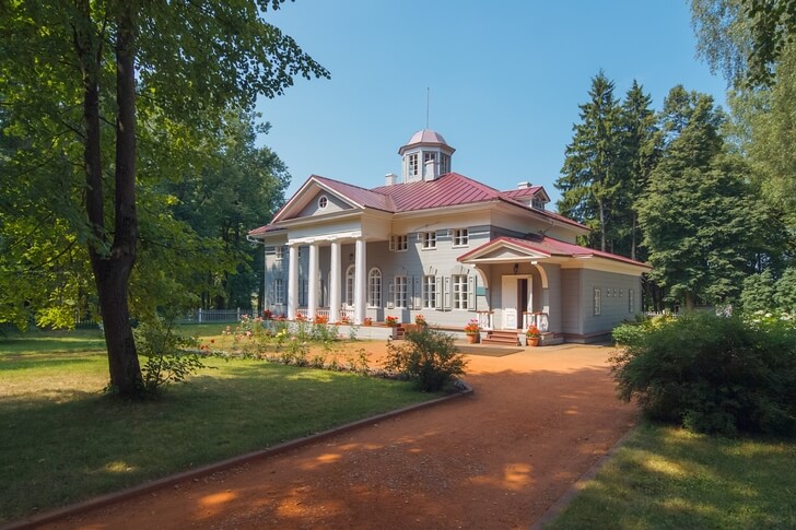 Усадьба Захарово.