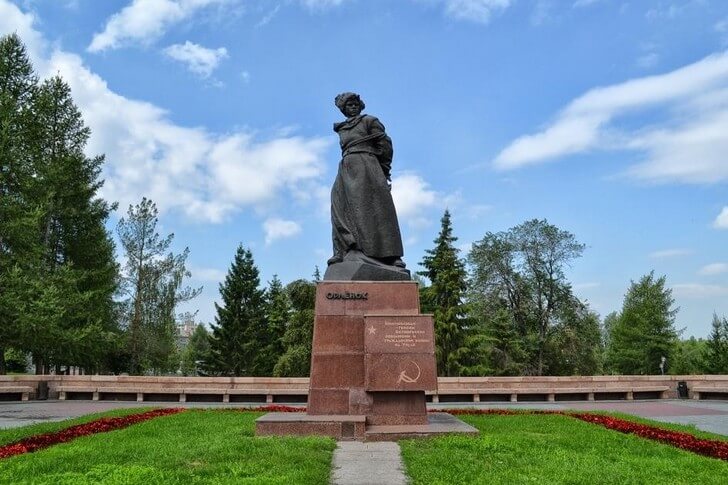 Памятник «Орленок».