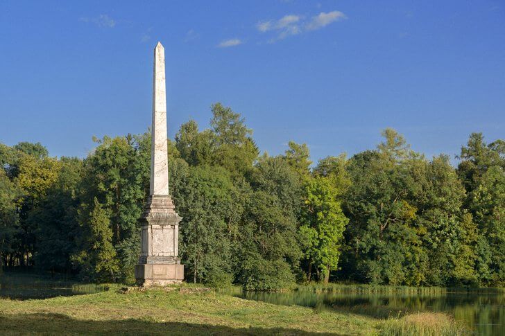 Чесменский обелиск.