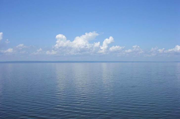 Река Волга (Куйбышевское водохранилище).