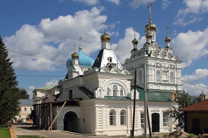 Троицкий женский монастырь.