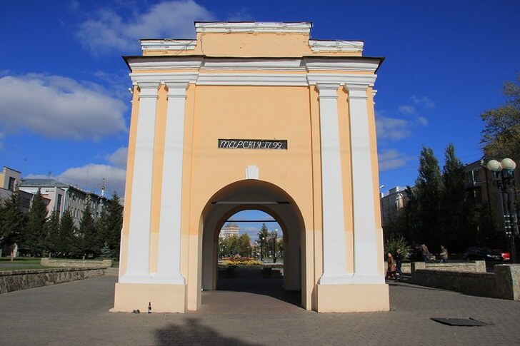 Тарские ворота.