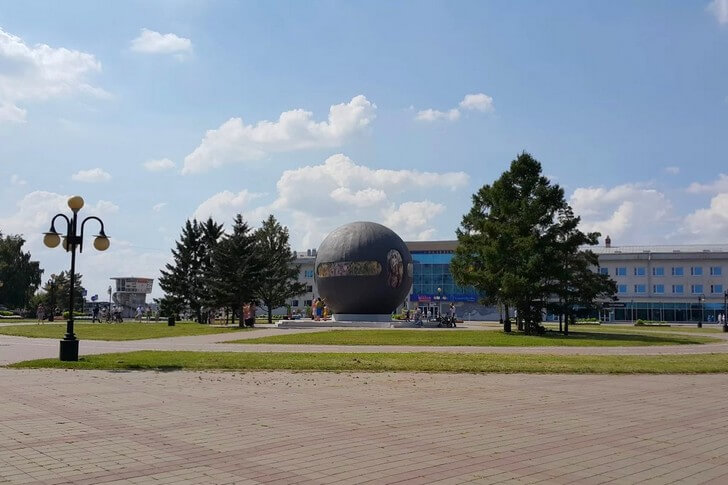 Площадь Бухгольца.
