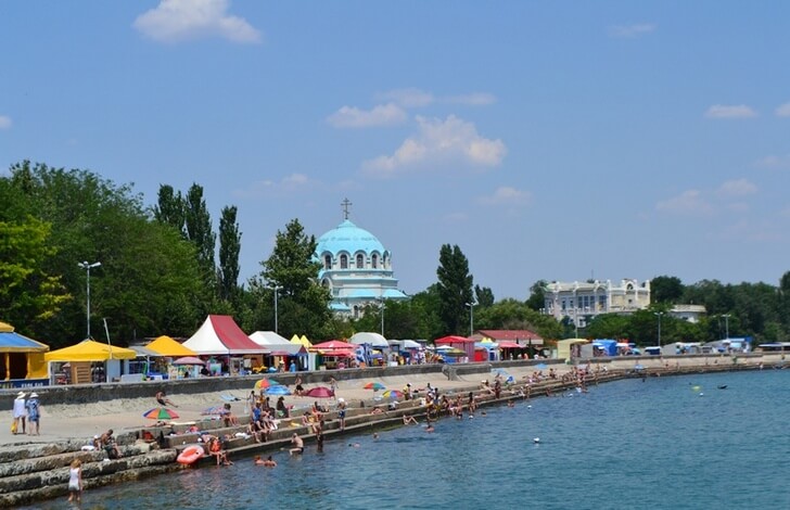 Набережная имени Терешковой.