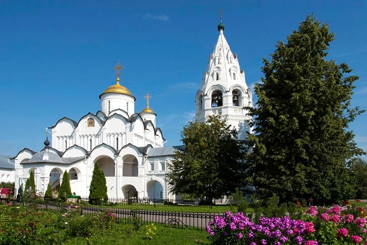 Покровский монастырь.