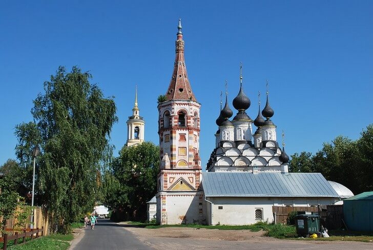 Лазаревская и Антипиевская церкви.