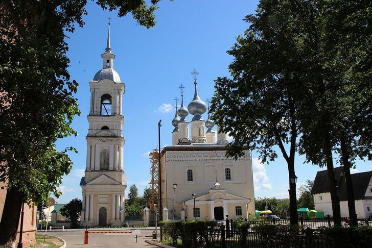 Смоленская и Симеоновская церкви.