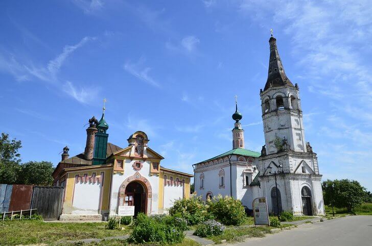 Христорождественская и Никольская церкви.