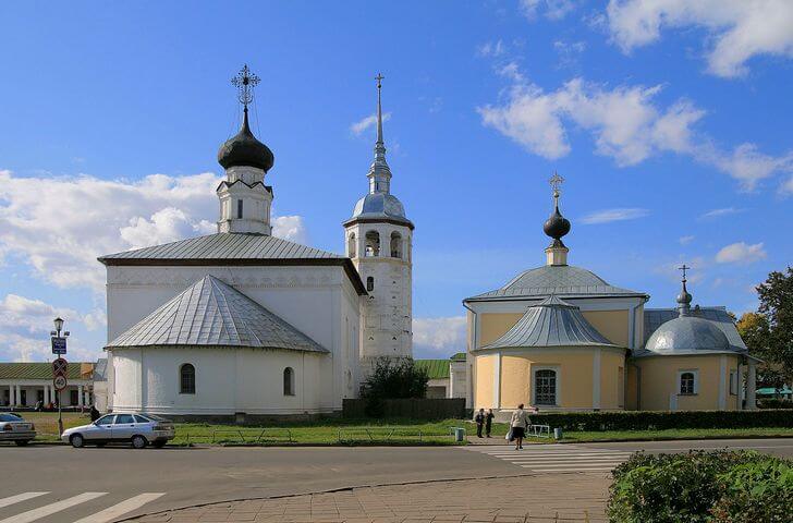 Воскресенская и Казанская церкви.