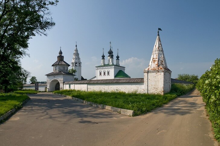 Александровский монастырь.