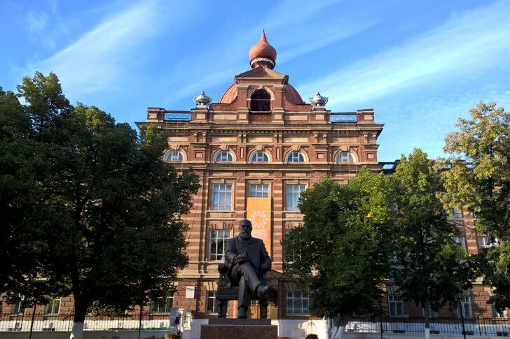 Здание Елабужского института.