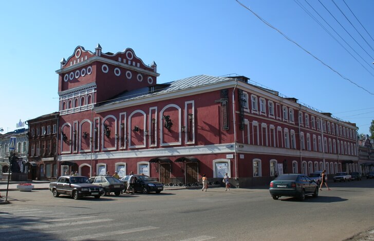 Драматический театр.