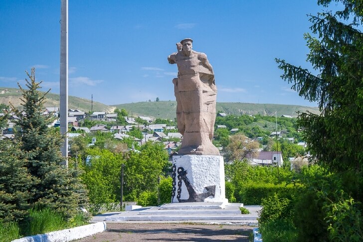 Памятник морякам Волжской флотилии