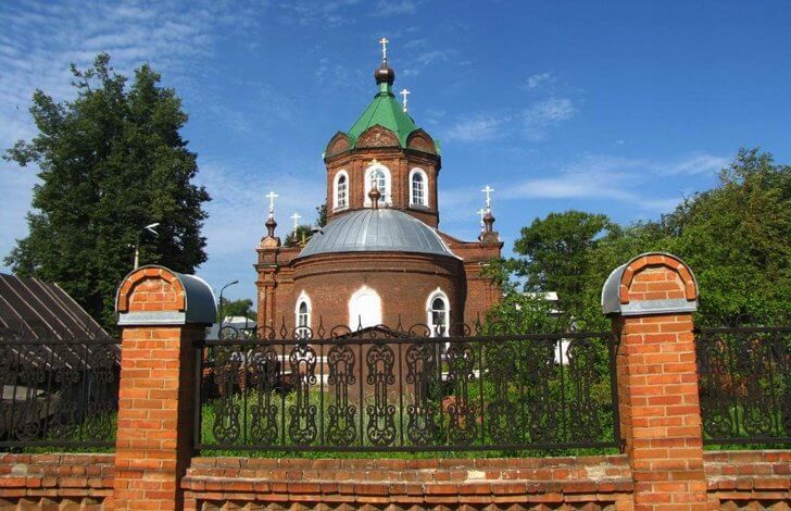 Покровская церковь.