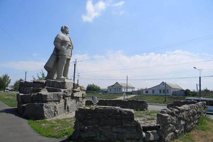 Памятник Емельяну Пугачёву.