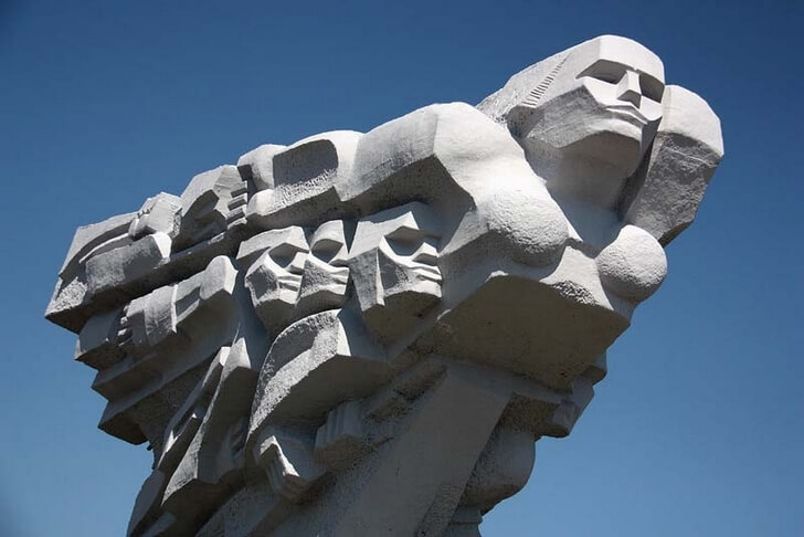 «Родина-мать».