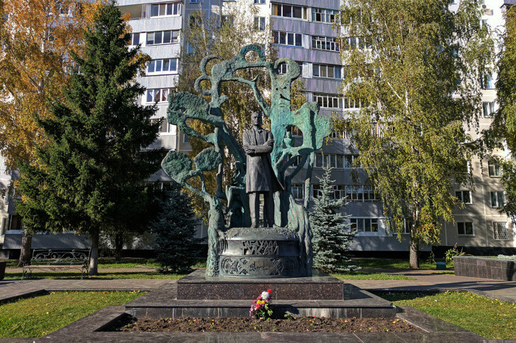 Памятник Габдулле Тукаю.