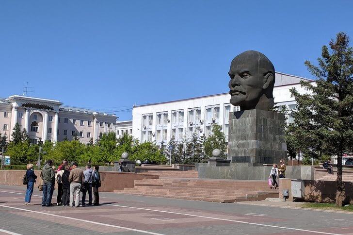 Памятник Ленину.