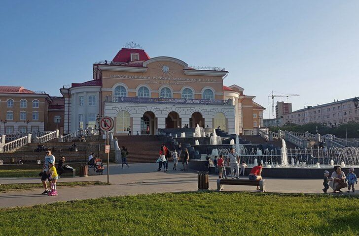 Русский драматический театр им. Бестужева.