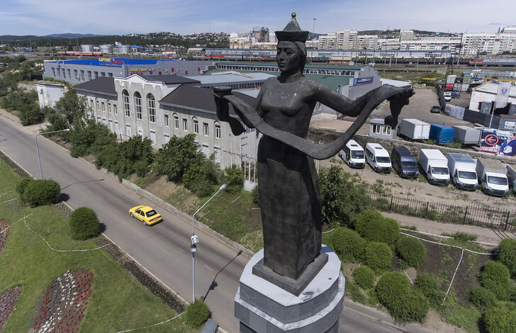 Монумент «Мать Бурятия».
