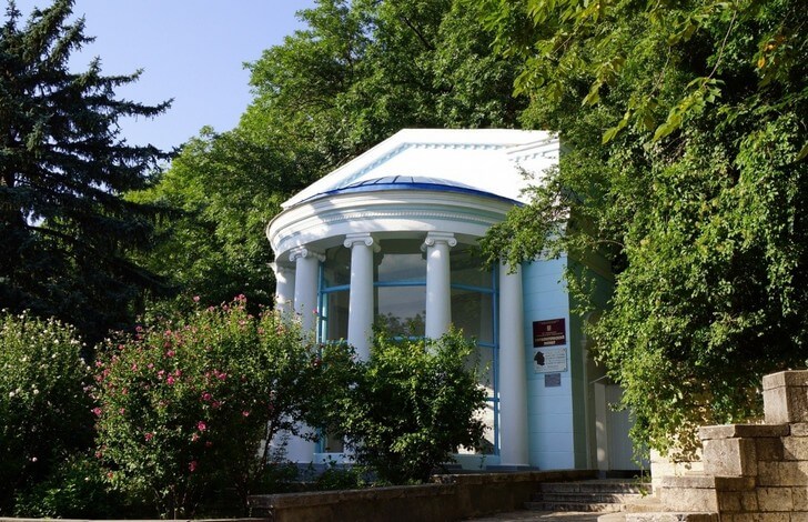 Лермонтовский источник.