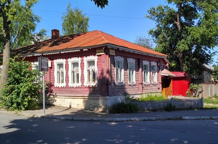 Литературно-мемориальный музей И. А. Бунина.