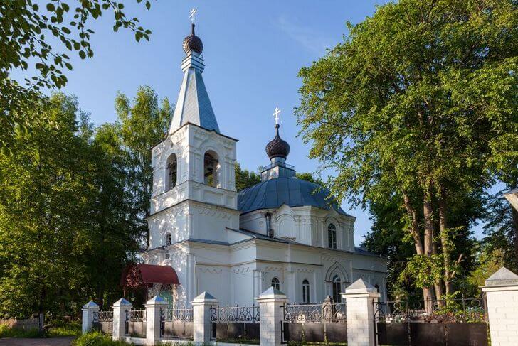 Скорбященская церковь.