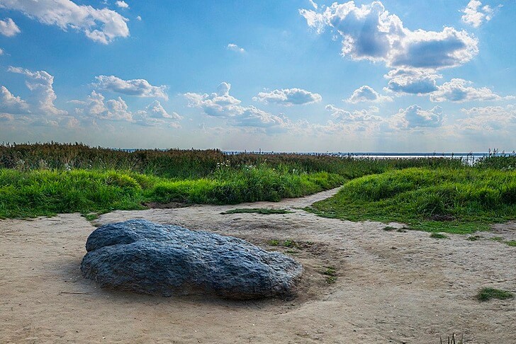 Синий камень.