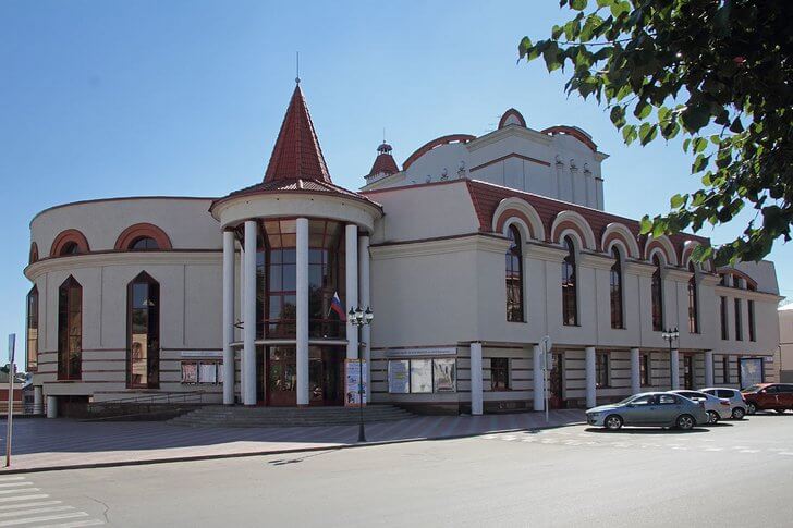 Кировский театр кукол.